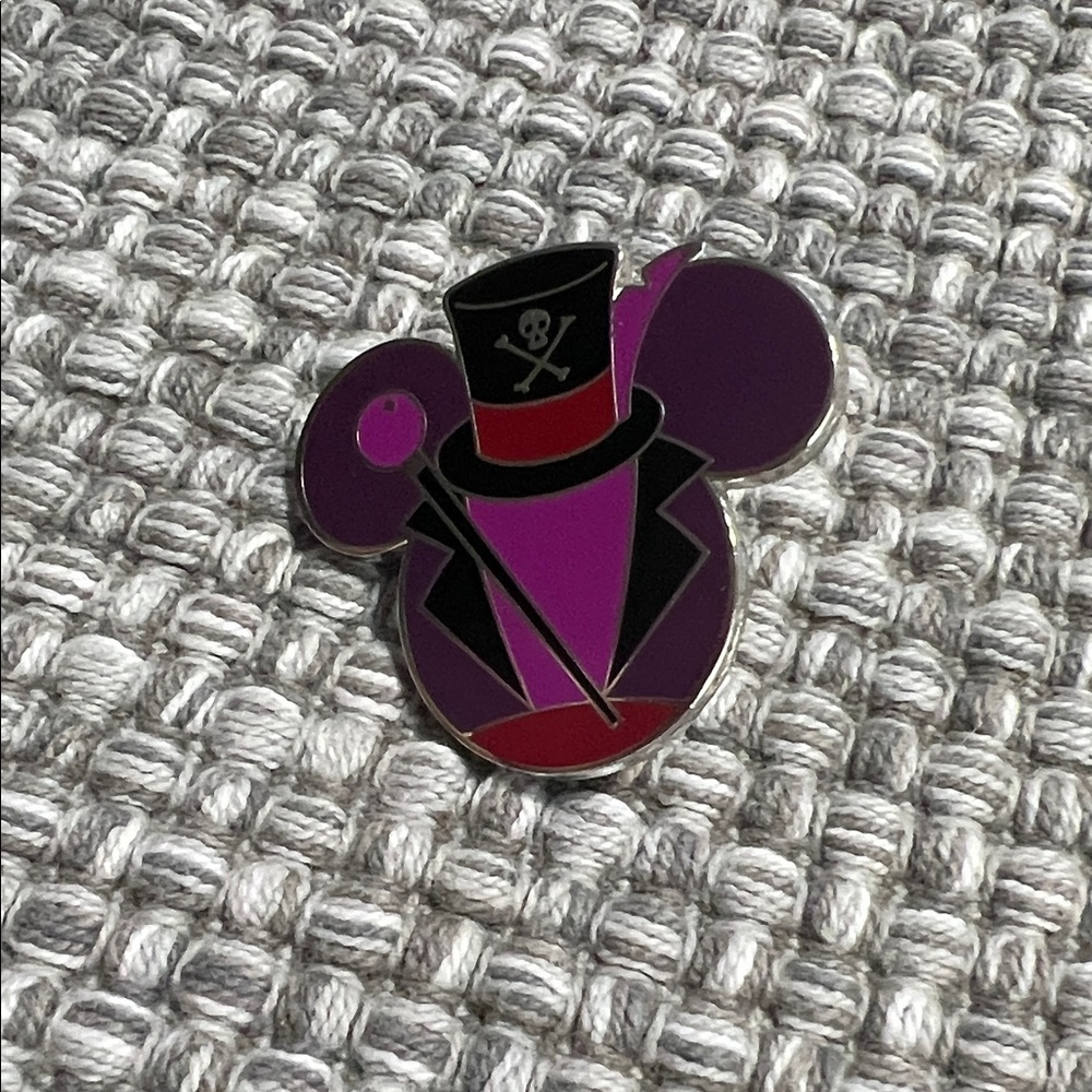 Disney Mickey icon, villain mystery pack pin Dr. Facilier